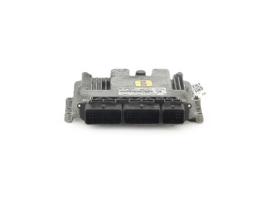 Engine calculator used - Renault SCENIC - 237106635R