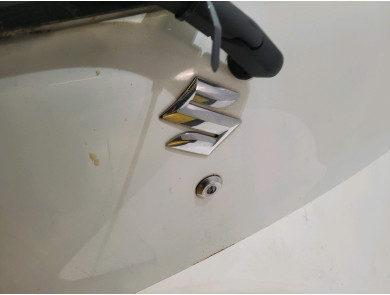 Hayon - Suzuki ALTO III - Blanc - 69100M68K10000 - X1-1086Y