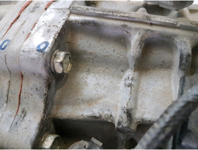 Gearbox type 330300KE50 - Toyota HILUX PICKUP V - Y1-5964P