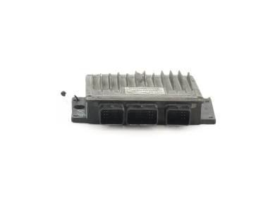 Calculateur moteur occasion - Dacia SANDERO - 8201002106