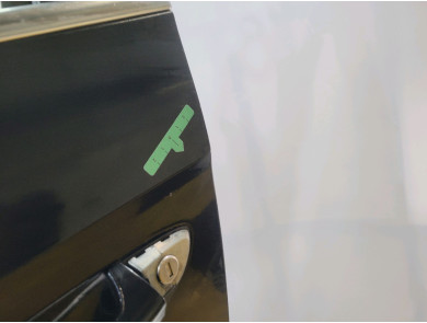 Left front door - Volkswagen PASSAT V - Noir - 3C4831055J - M1-3615I