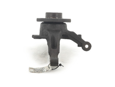 Right steering knuckle - Renault CLIO III PH.1 - 8200345945 - I1-1906W