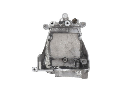 Injection pump mounting