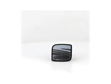 Rear tailgate handle