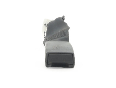 Attache ceinture sécurité arrière droit occasion - Renault CLIO - 8200684017