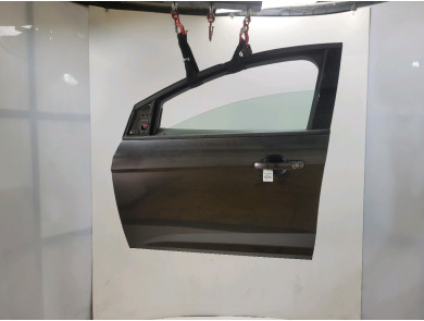 Left front door used - Ford FOCUS - 2147846