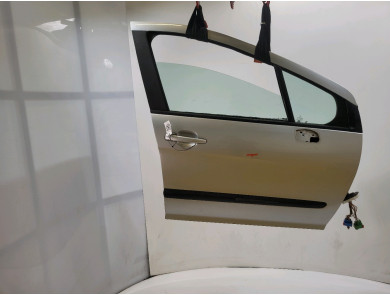 Right front door  used - Peugeot 308 - 9004 CC