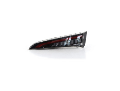 Right hatchback boot light used - Toyota COROLLA - 8158102B80
