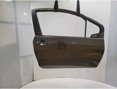 Right door (3-door models only) used - Toyota YARIS - 670010D240