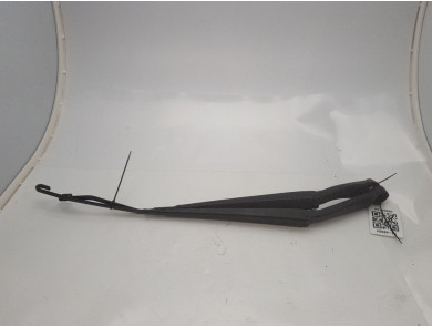 Front wiper arms (x2) used - Nissan NV200 - 28886-JX31A-