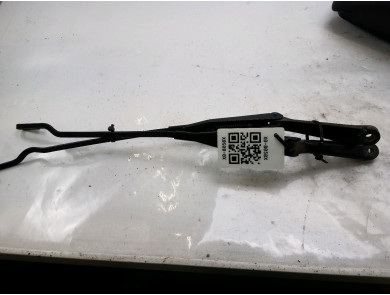 Front wiper arms (x2) used - Opel ASTRA - 93172410