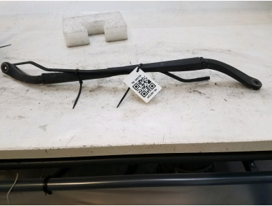 Front wiper arms (x2) used - Renault MEGANE - 7701054817