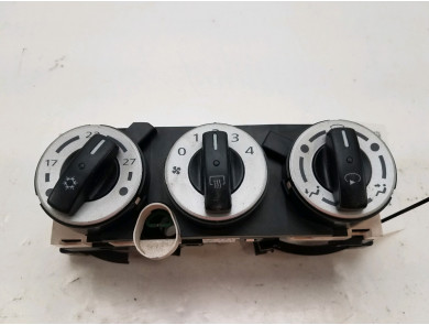 Heating control panel used - Mitsubishi COLT CZ - 7820A513