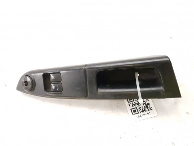 Left window-lift switch panel used - Hyundai GETZ - 935701C2108H