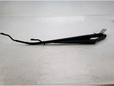 Front wiper arms (x2) used - Suzuki SX4 - 38330-55L00