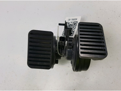 Horn used - Land Rover RANGE ROVER VELAR - LR113221