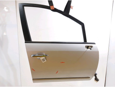 Right front door  used - KIA CARENS - 760041D010