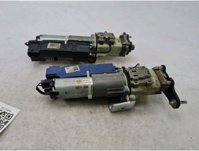 Hatchback opening motor used - Audi Q7 - 4L0898851