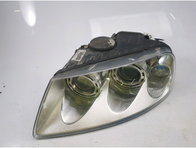 Left headlight used - Volkswagen TOUAREG - 7L6941017 BG