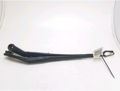 Front wiper arms (x2) used - KIA CARENS - 98321A4000