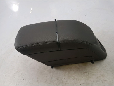 Central armrest used - Opel MERIVA - 13346534