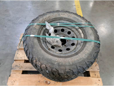 Complete wheel (x2) used - Nissan PICK-UP - GPA-23-0025458