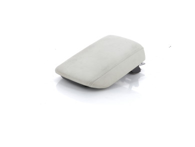 Central armrest used - Mazda MX30 - GPA-24-0027391