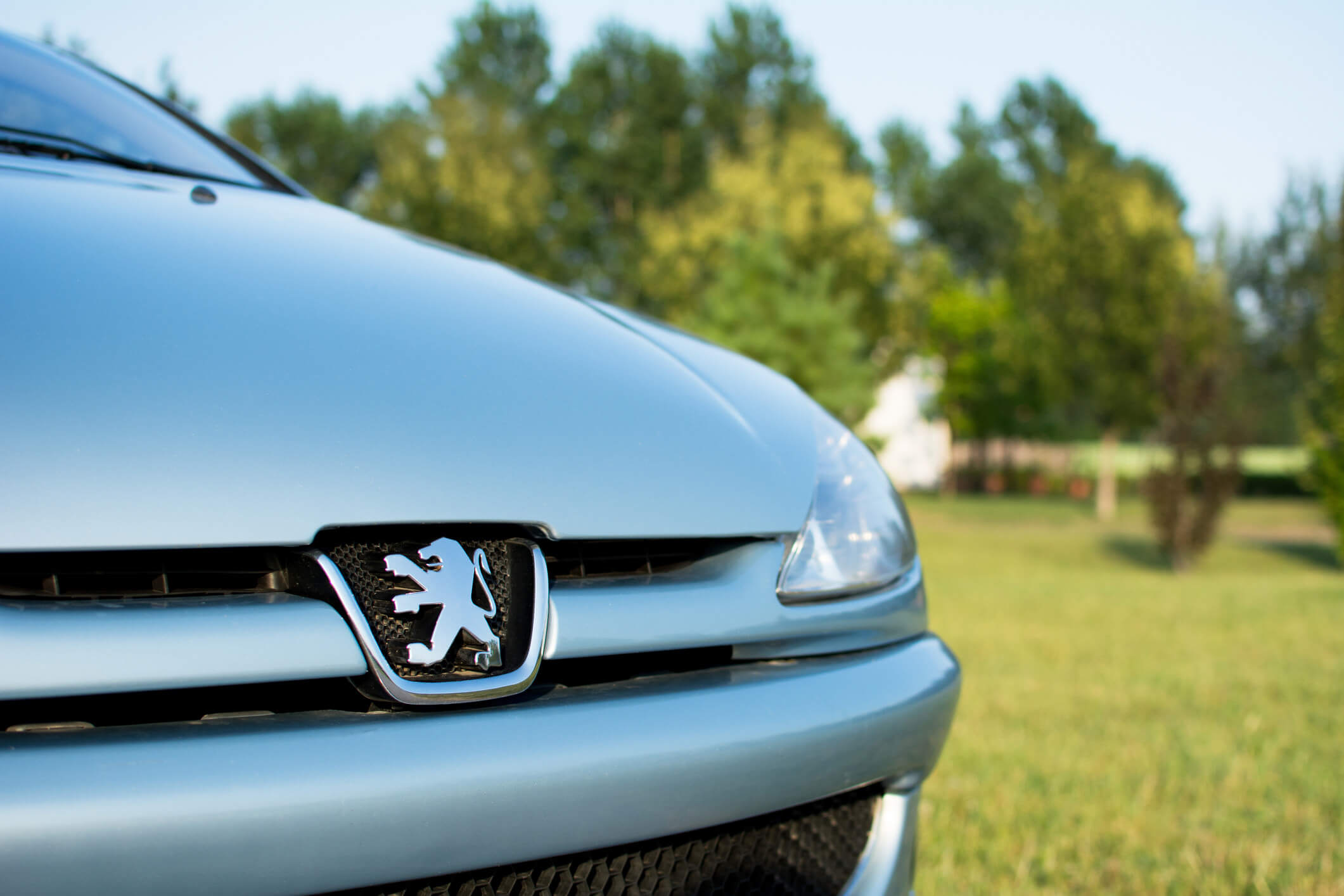 Face avant de voiture Peugeot