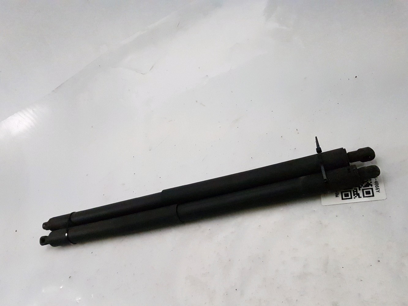 Lot De 2 Vérins De Hayon Pour Opel Insignia Hatchback - Neufs - Réf. TB 01110