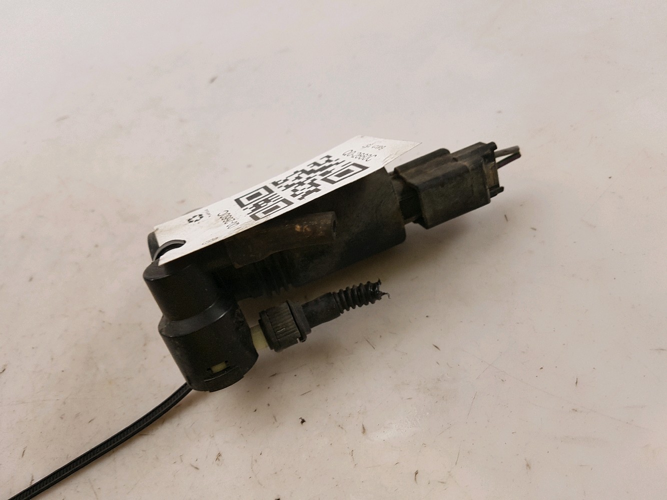 Washer fluid pump used - Volvo V40 - 31378956 - GPA