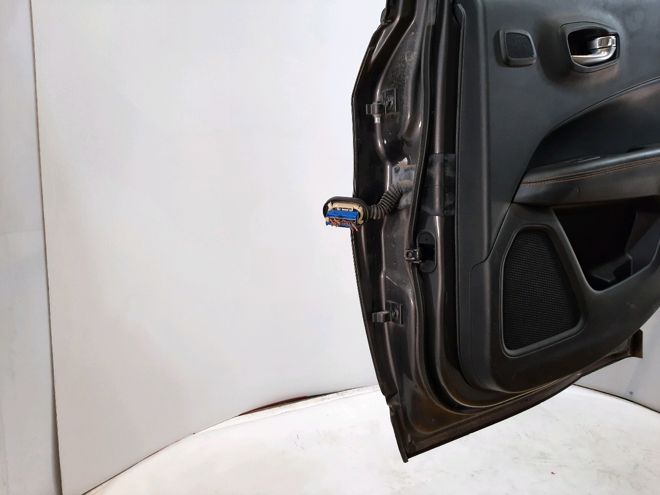 Compass Rear Door Open Right rear door used - Jeep COMPASS - 52141661 - GPA