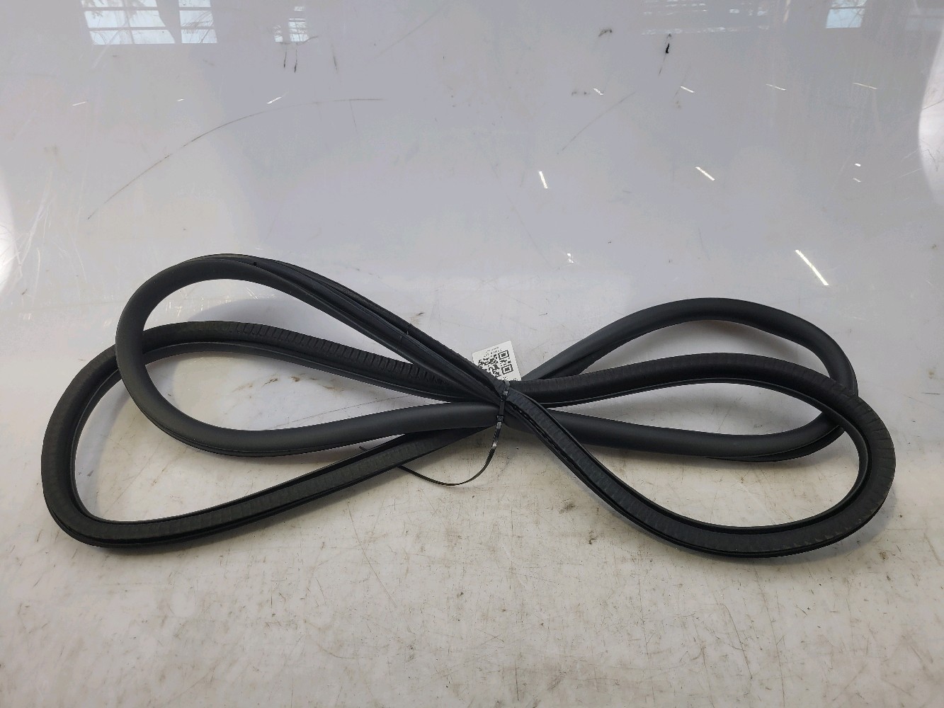 thumbnail image 2 of Door Seal Rear Left Or Right For Dacia Duster – Rubber Weatherstrip 808321867R 2 of 5